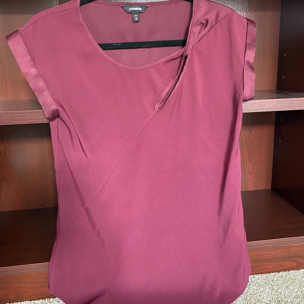 EXPRESS Burgundy Short Sleeve Blouse